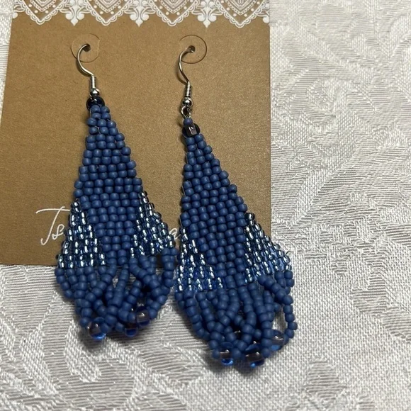 NEW - Boho Chic Hand Crafted Beaded Earrings - Picture 2 of 5